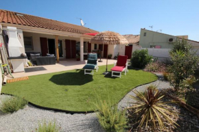 Spacieuse et belle villa climatisée pour 9 couchages, Wifi, piscine commune, 250 m de la plage dans résidence LRMA6465